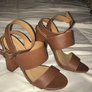 Strappy chunk heels